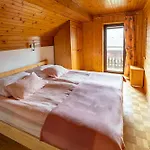 招待所 And Pri Urhu