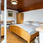 And Pri Urhu 招待所