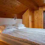 Gæstehus And Pri Urhu 3*