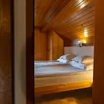 Gæstehus And Pri Urhu 3*