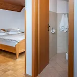 Gæstehus And Pri Urhu 3*