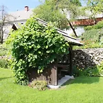 招待所 And Pri Urhu 博希尼